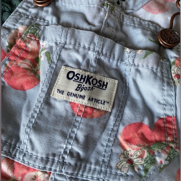 Oshkosh B’Gosh peach short overalls 🍑 - Picture 3 of 4